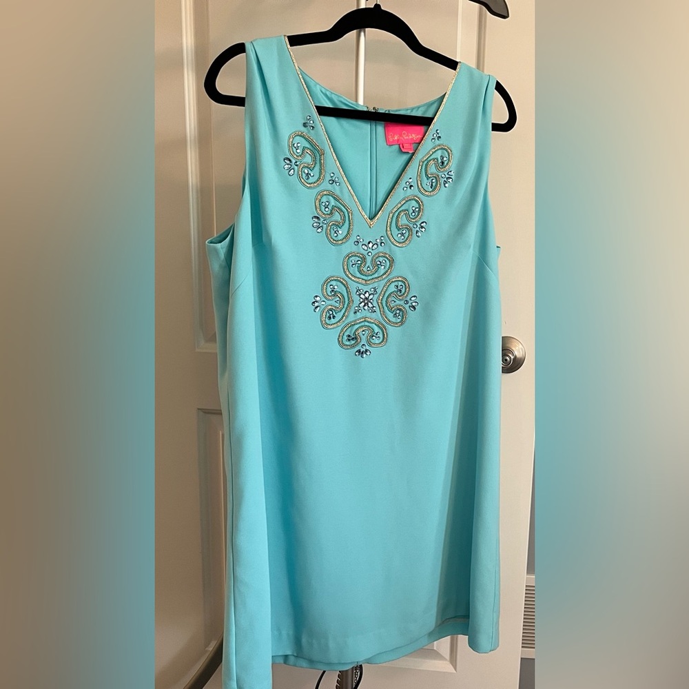 Lilly Pulitzer embellished neckline dress-like new! Perfect for wedding guests!